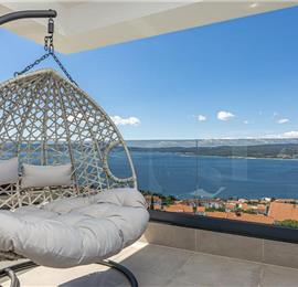 4 bedroom villa with infinity pool and sea views in Crikvencia, Rijeka, sleeps 8
